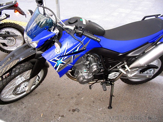 Yamaha xt 660 r - motocykl enduro i posiada rozrusznik w przeciwieństwie do niektórych ...